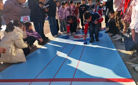 雞澤縣第五實驗小學成功舉辦校園科技節點燃學生科學夢想